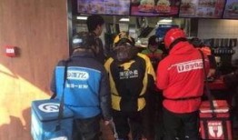 天津送餐员爆料案件最新,真相背后，外卖行业安全谁来守护？